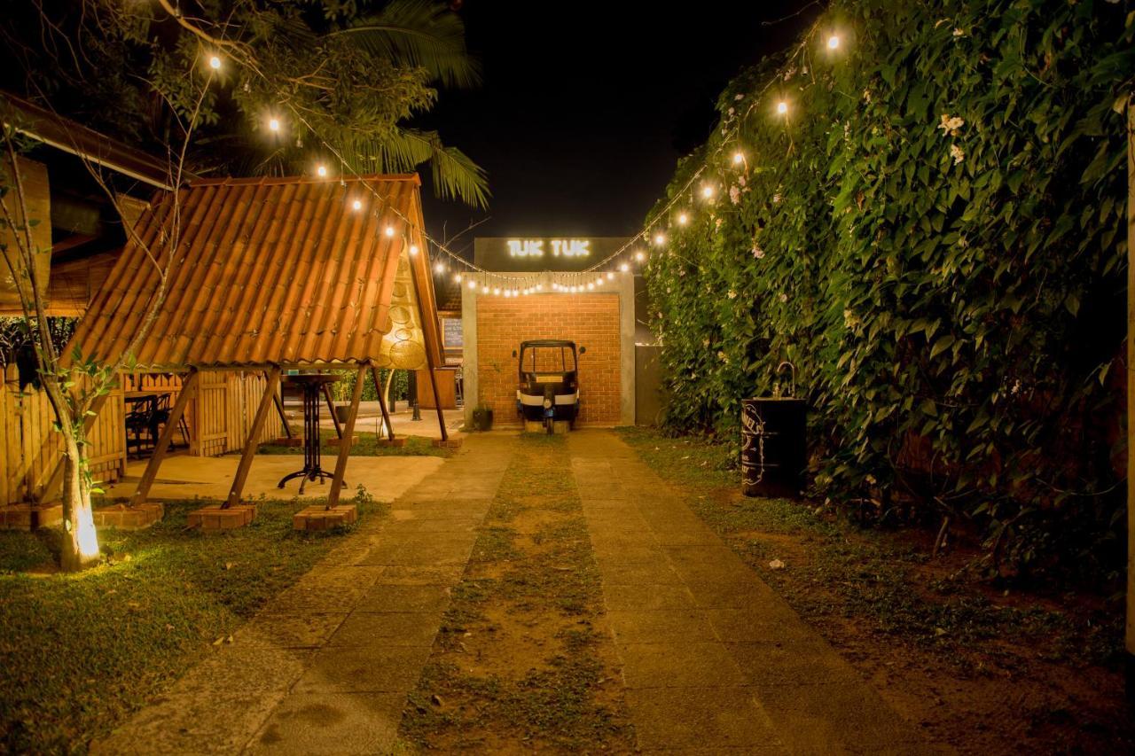 Tuk Tuk Boutique Hotel Negombo Eksteriør bilde